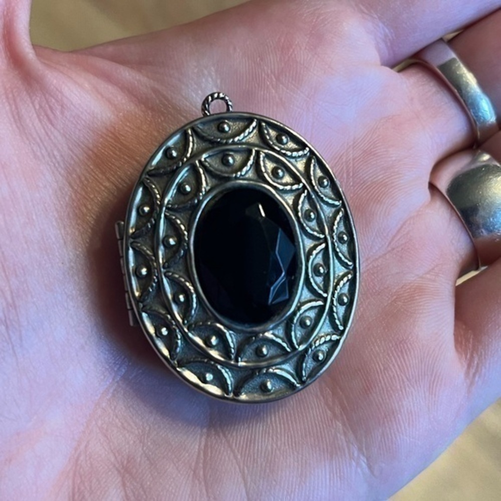 5/$75 Vintage Large Silver Avon locket pin Memento Mori Gothic Onyx Stone